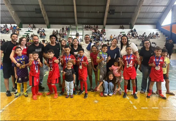 II Copa Regional de Futsal de Base reúne jovens atletas em Fartura.