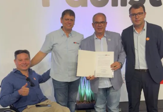 Prefeitura firma convênio do Programa Bairro Paulista para revitalização de praça em Fartura